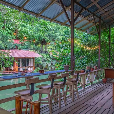 Cabanas Del Lago